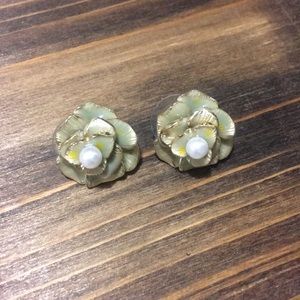 Lauren Conrad Flower Bulky Studs